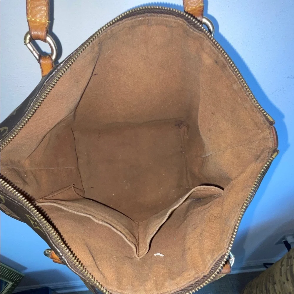 Authentic Louis Vuitton Totally Classic Brown Monogram Tote - Picture 9 of 14